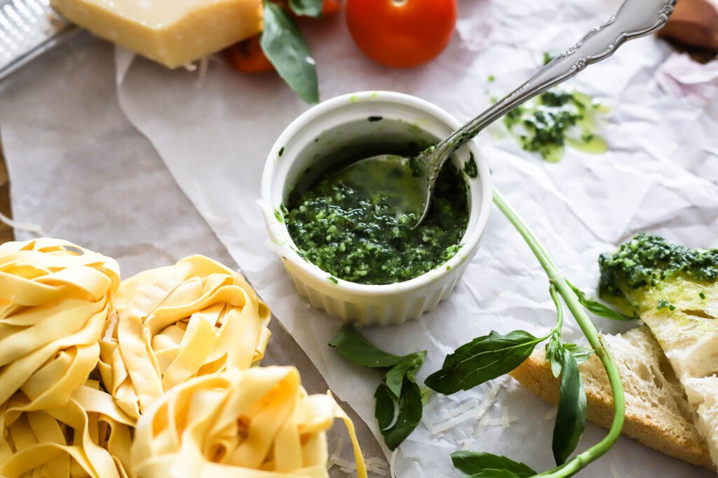 Pesto With bread and pasta